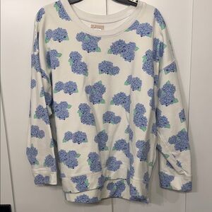 The Beaufort Bonnet Company 
Blue Hydrangea Crewneck sweatshirt
Women’s XL